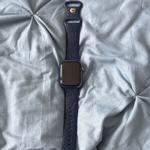 Navy Blue Smartwatch with Patterned Band